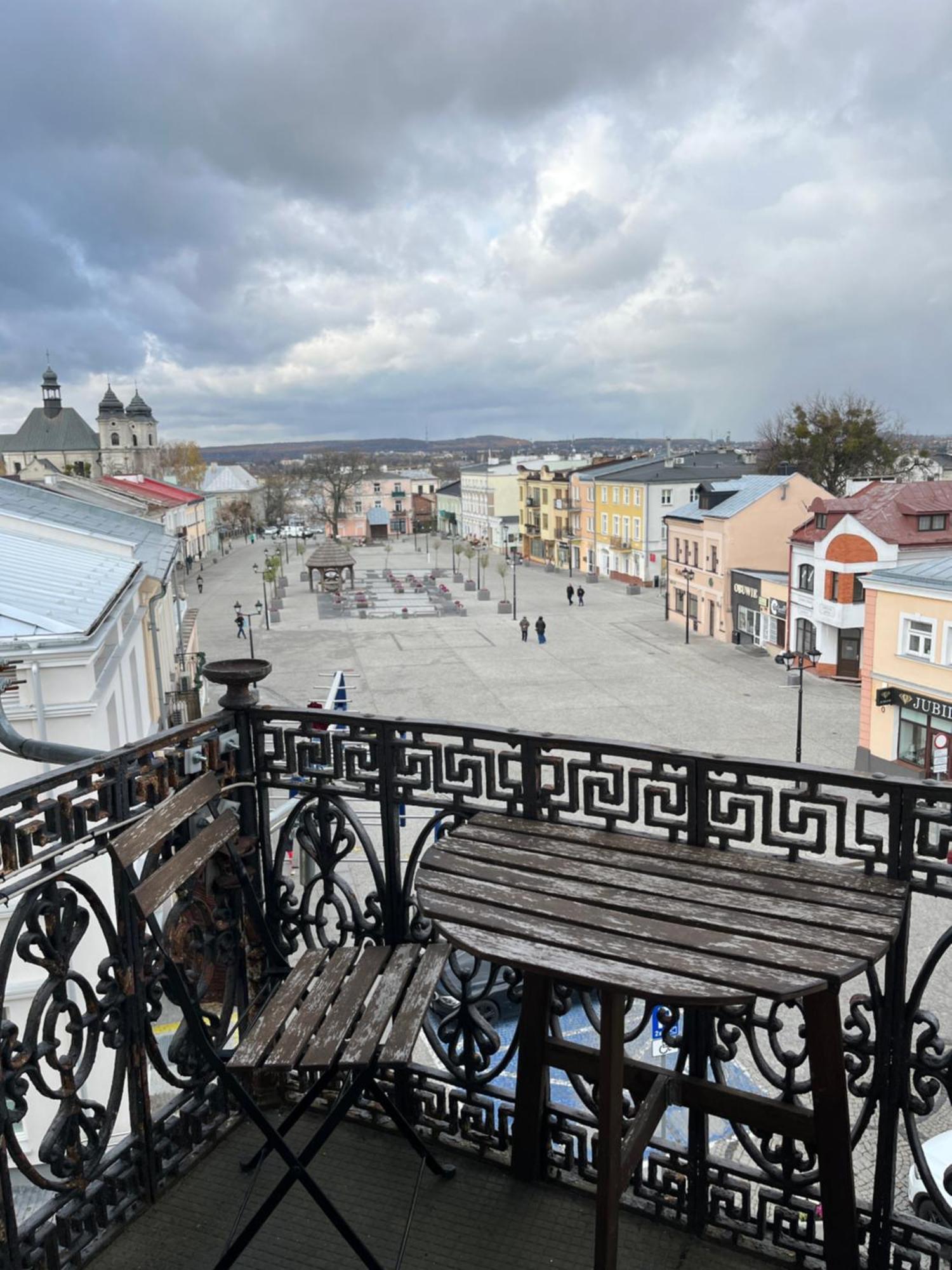 Apartamenty Luczkowskiego Z Widokiem Na Studnie 4 Chełm Buitenkant foto