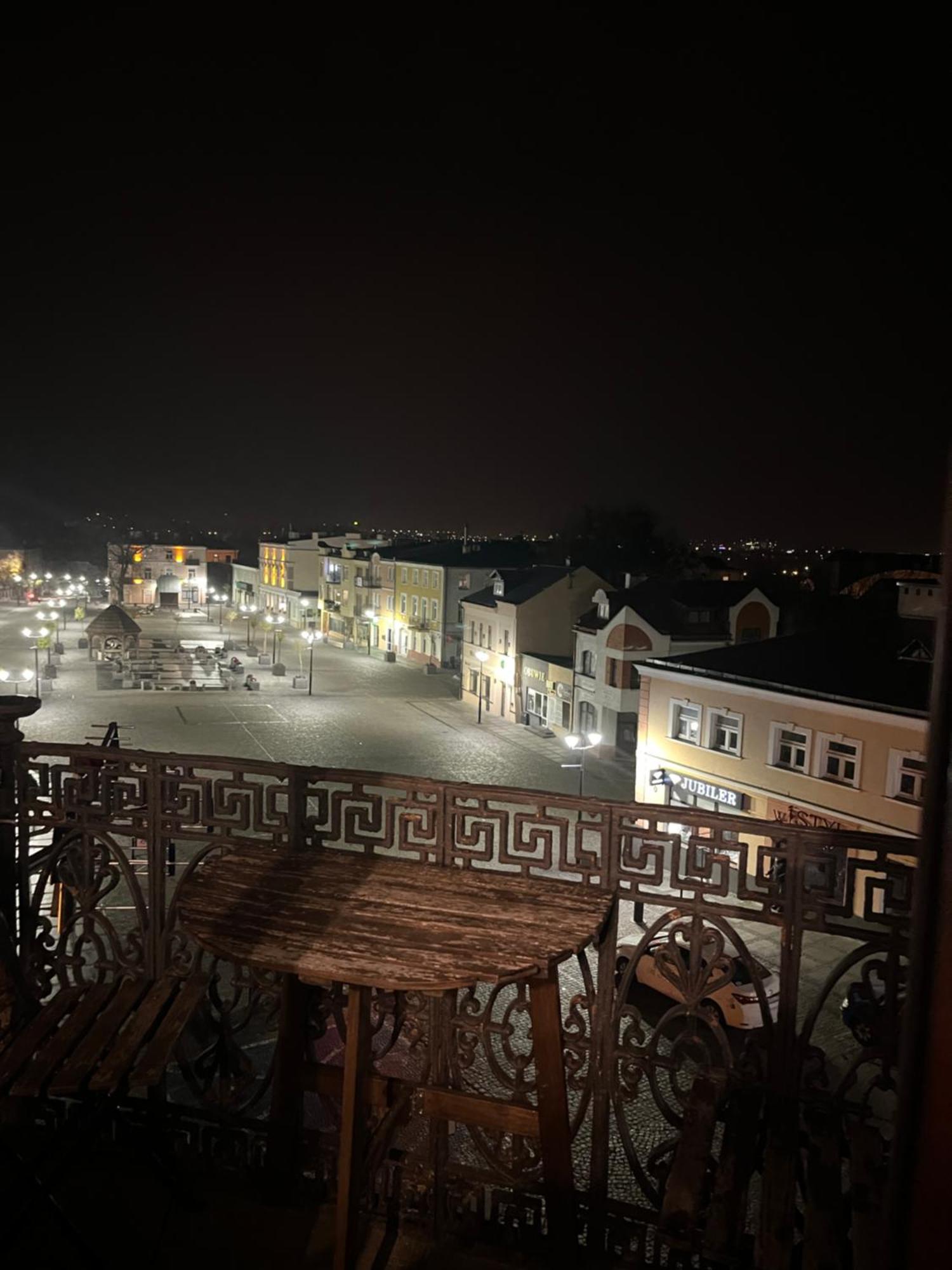 Apartamenty Luczkowskiego Z Widokiem Na Studnie 4 Chełm Buitenkant foto